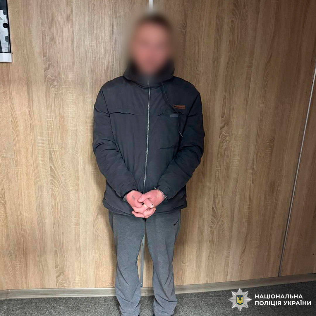 Двоє чоловіків здійснили крадіжку з приватного домоволодіння в Харкові